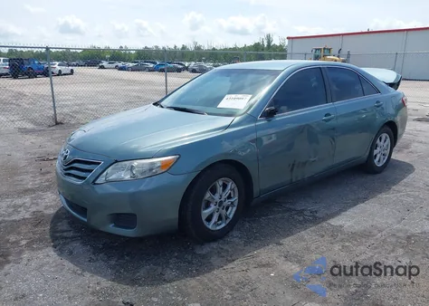 2011 Toyota Camry Le z USA, uszkodzony, nr VIN 4T1BF3EK6BU600208